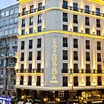 Hotel Lasagrada 5*
