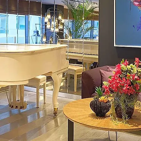 Hotel Lasagrada