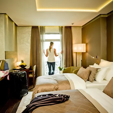 Lasagrada Otel