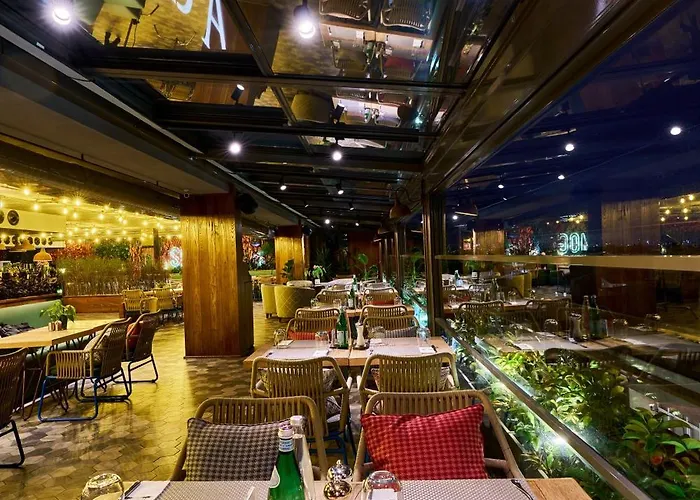 Отель Lasagrada 5*