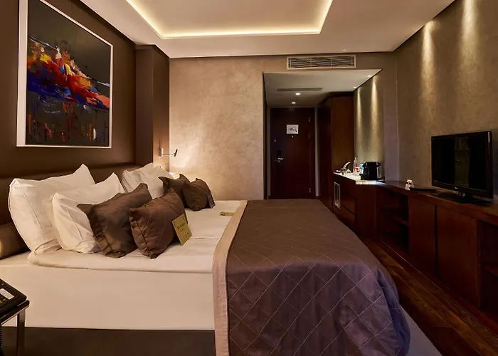 Отель Lasagrada 5*